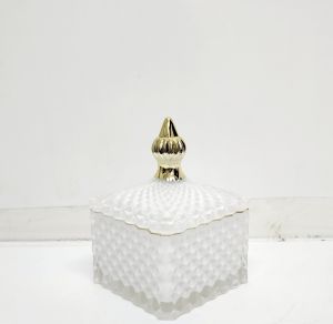 GCC121GS-WH : Small Dylan Square embossed glass jar - White (NOT DISHWASHER SAFE, use damp cloth ONLY) 